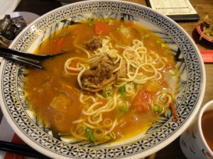 蕃茄蕃牛肉麺